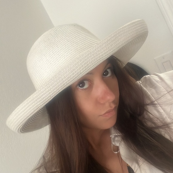 San Diego Sun Hat with Bow Detail - Picture 4 of 4